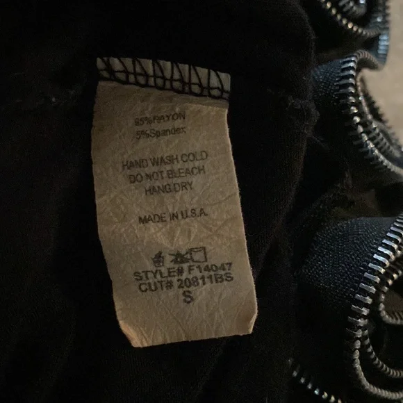 Tunic black size s with nice  silver accent - Picture 6 of 7